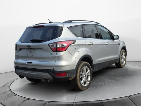 Used 2017 Ford Escape SE w/ Equipment Group 201A image 5
