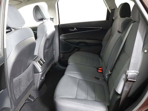 Used 2016 Kia Sorento AWD image 29