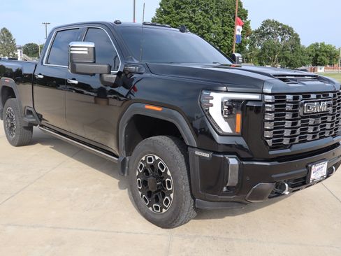 Used 2024 GMC Sierra 2500 Denali Ultimate AWD/4WD image 3