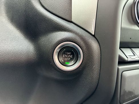 Used 2024 Chevrolet Silverado 1500 Custom image 16