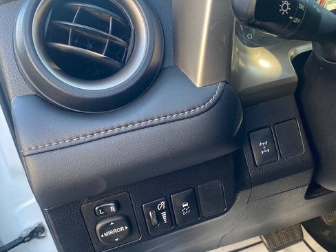 Used 2015 Toyota RAV4 XLE AWD/4WD image 22