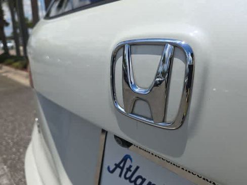 Used 2019 Honda Pilot Touring image 11