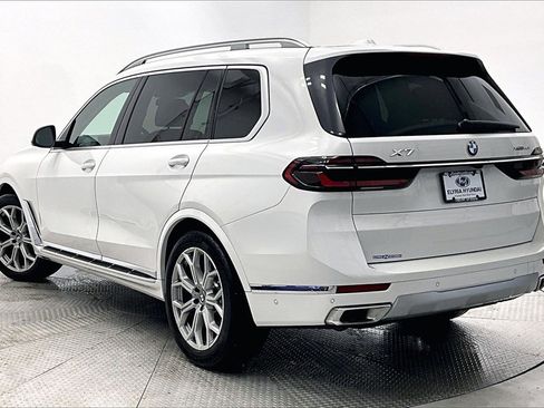 Used 2025 BMW X7 xDrive40i image 12