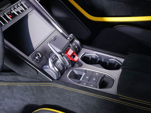 Used 2024 Lamborghini Urus Performante image 30