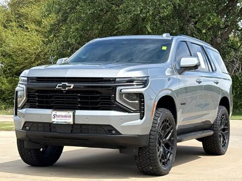 Used 2025 Chevrolet Tahoe RST w/ Comfort Package AWD/4WD image 3