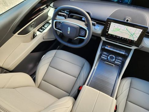 New 2026 Lincoln Nautilus Premier w/ Jet Appearance Package AWD/4WD image 10