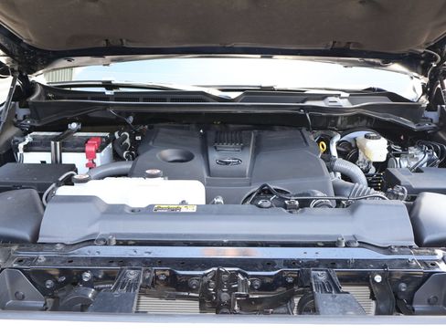 Used 2025 Toyota Tundra Limited AWD/4WD image 27