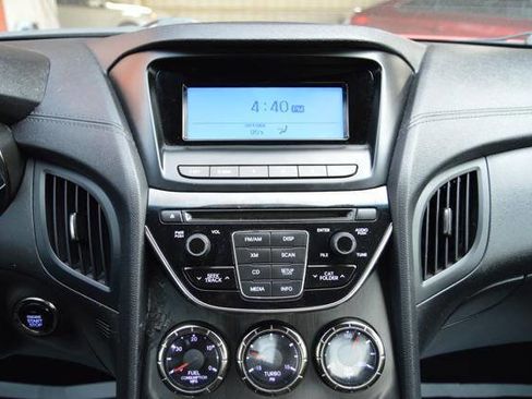 Used 2014 Hyundai Genesis 2.0T image 21