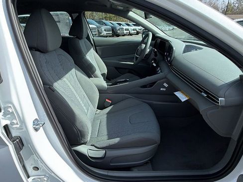 New 2026 Hyundai Elantra SE image 14