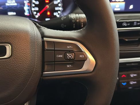 Used 2025 Jeep Compass Latitude w/ Altitude Special Edition image 26