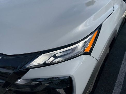 Used 2025 Nissan Rogue SV image 34