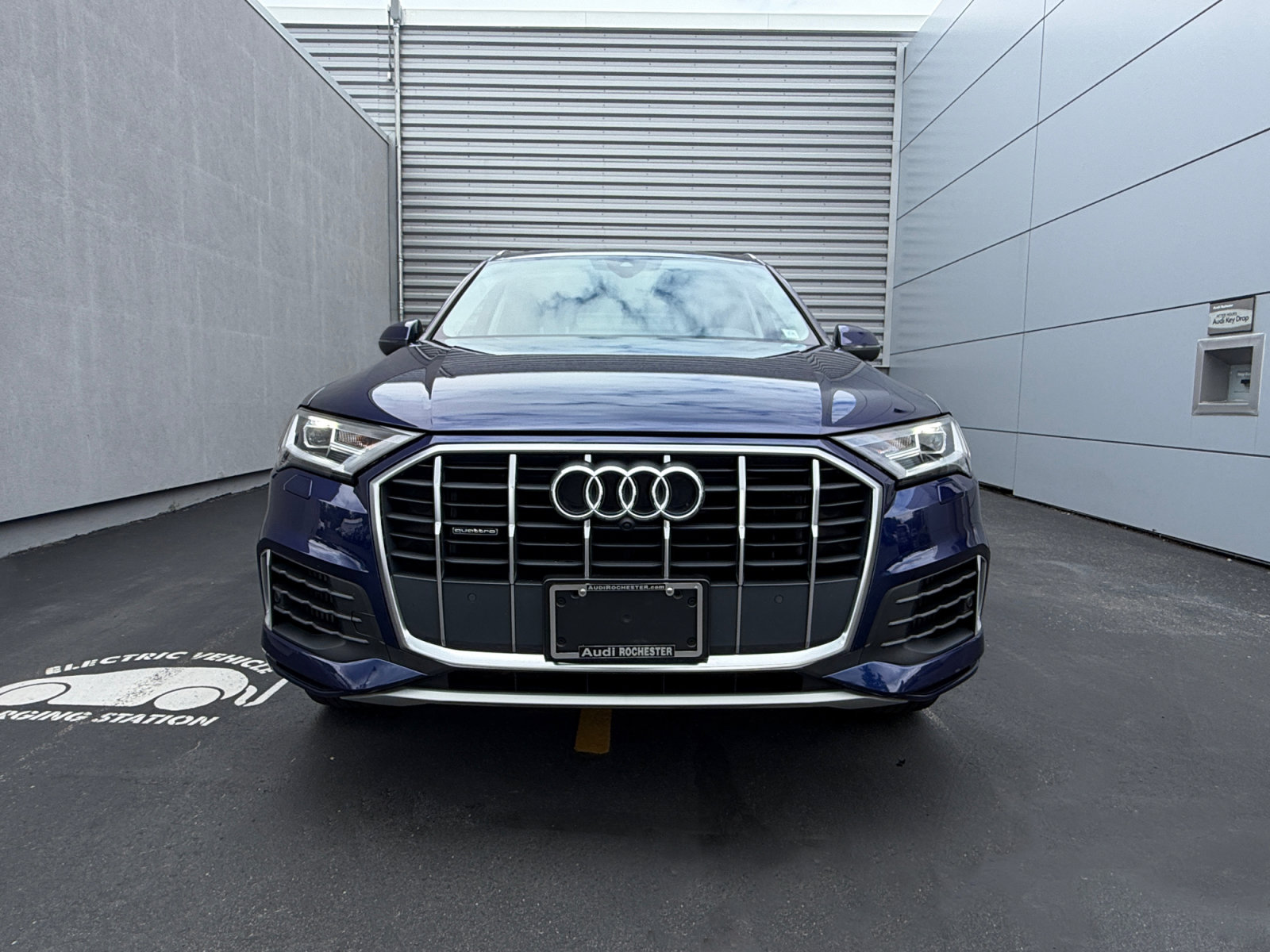 Used 2021 Audi Q7 3.0T Premium Plus w/ Premium Plus Package AWD/4WD image 6