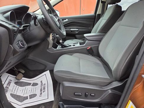 Used 2017 Ford Escape SE AWD/4WD image 16