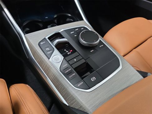 Certified 2025 BMW 330i Sedan w/ Convenience Package image 21