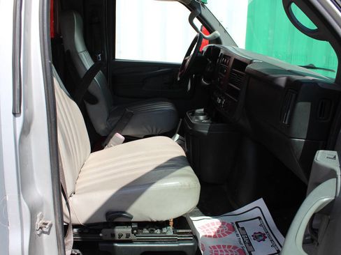 Used 2012 Chevrolet Express 3500 w/ Shuttle Bus Package image 18