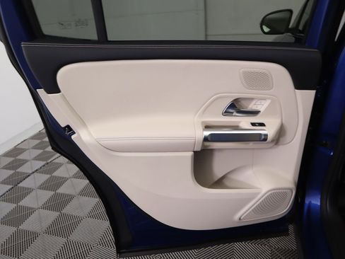 New 2026 Mercedes-Benz GLB 250 image 28