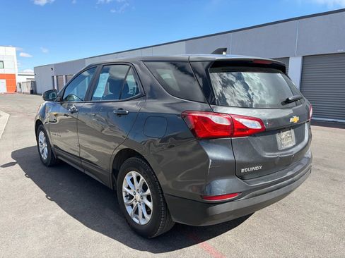 Used 2021 Chevrolet Equinox LS FWD image 4