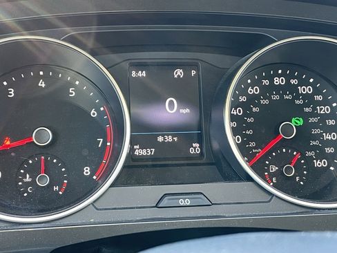 Used 2018 Volkswagen Tiguan SE image 6