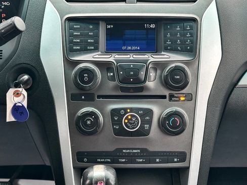 Used 2014 Ford Explorer XLT image 18