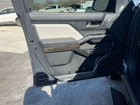 Used 2024 Toyota Tacoma Limited w/ Limited Package (LT) image 10