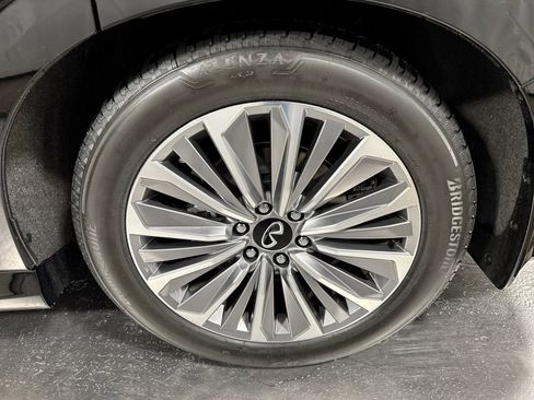 Certified 2025 INFINITI QX80 Luxe AWD/4WD image 12