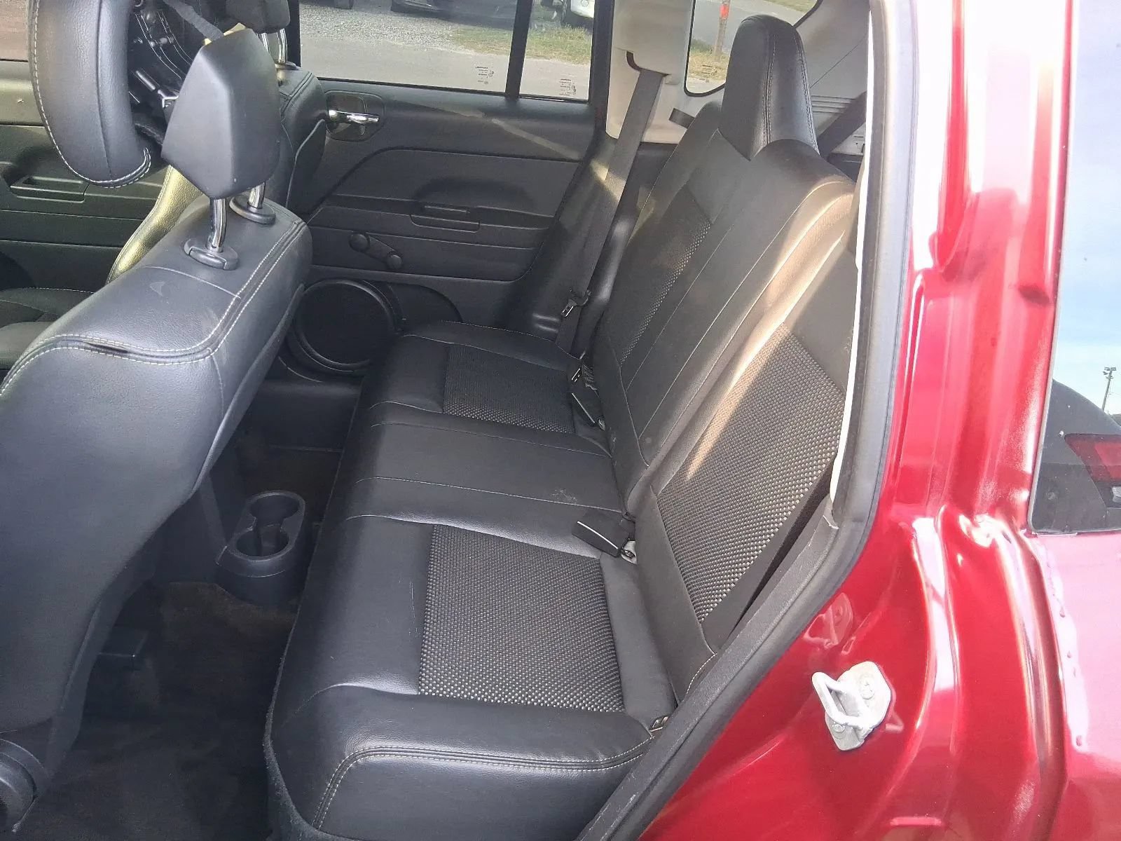 Used 2015 Jeep Compass Sport FWD image 4