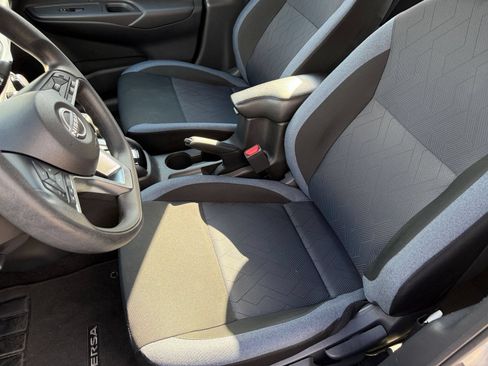 Used 2025 Nissan Versa SV FWD image 36
