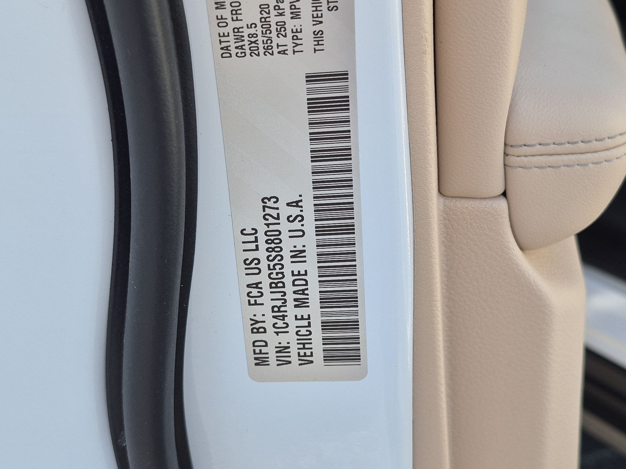 Used 2025 Jeep Grand Cherokee L Limited w/ Luxury Tech Group II RWD image 23