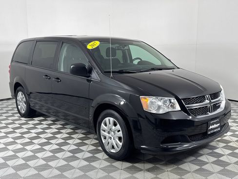 Used 2017 Dodge Grand Caravan SE w/ Power Window Group image 3