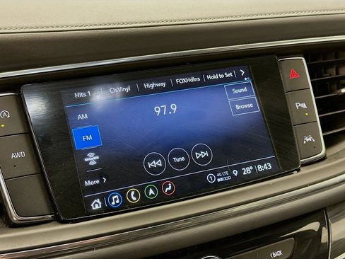 Used 2024 Buick Enclave Premium image 21