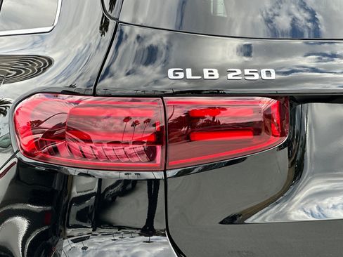 New 2025 Mercedes-Benz GLB 250 image 26