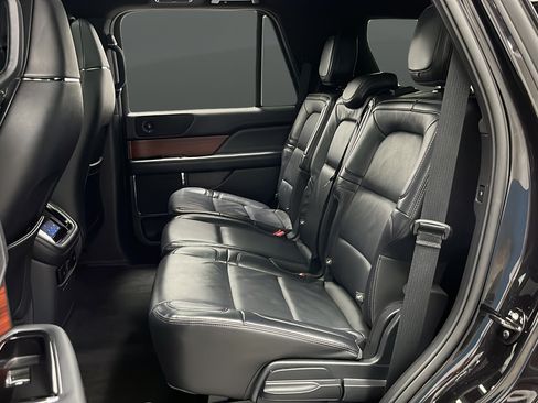 Used 2024 Lincoln Navigator Reserve AWD/4WD image 23