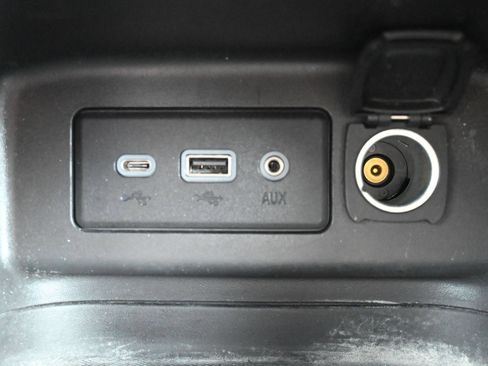 Certified 2023 Chevrolet Equinox RS FWD image 18
