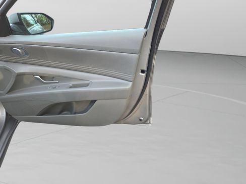 Used 2025 Hyundai Elantra SEL FWD image 40