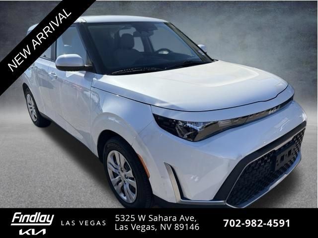 Certified 2023 Kia Soul LX FWD image 3