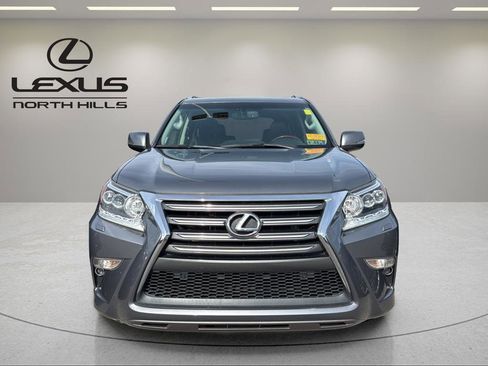 Used 2017 Lexus GX 460 Luxury w/ Preferred Accessory Package image 2