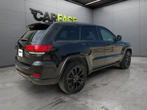 Used 2019 Jeep Grand Cherokee Altitude AWD/4WD image 11