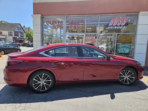 Used 2024 Lexus ES 350 w/ Premium Package FWD image 15