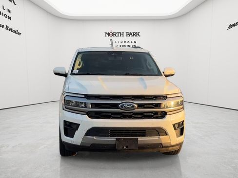 Used 2024 Ford Expedition XLT RWD image 2