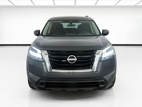 Used 2023 Nissan Pathfinder SV AWD/4WD image 2