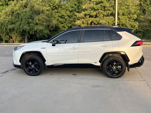 Used 2020 Toyota RAV4 XSE AWD/4WD image 6