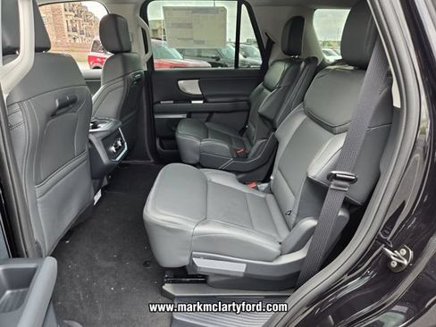 New 2026 Ford Expedition Active RWD image 9