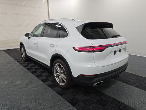 Used 2023 Porsche Cayenne w/ Assistance Package AWD/4WD image 3