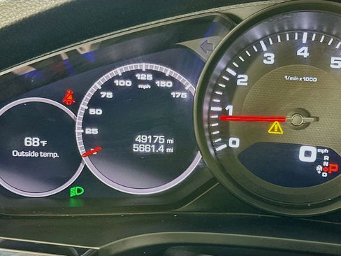Used 2021 Porsche Cayenne AWD/4WD image 13