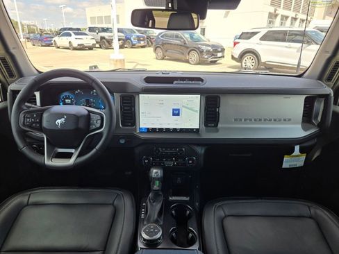 New 2026 Ford Bronco Outer Banks image 15