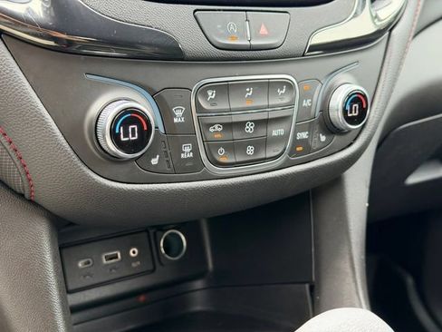 Used 2023 Chevrolet Equinox RS w/ LPO, Floor Liner Package FWD image 16