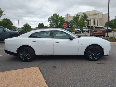 New 2026 Dodge Charger R/T AWD/4WD image 3