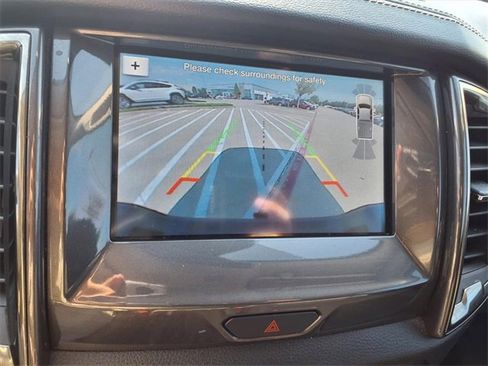 Used 2019 Ford Ranger Lariat w/ Black Appearance Package image 17