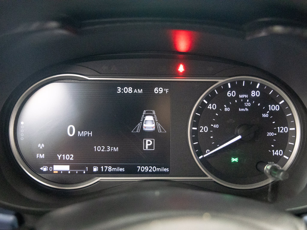 Used 2023 Nissan Versa SV FWD image 15