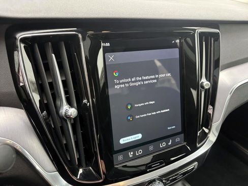 Used 2025 Volvo S60 B5 Core image 19